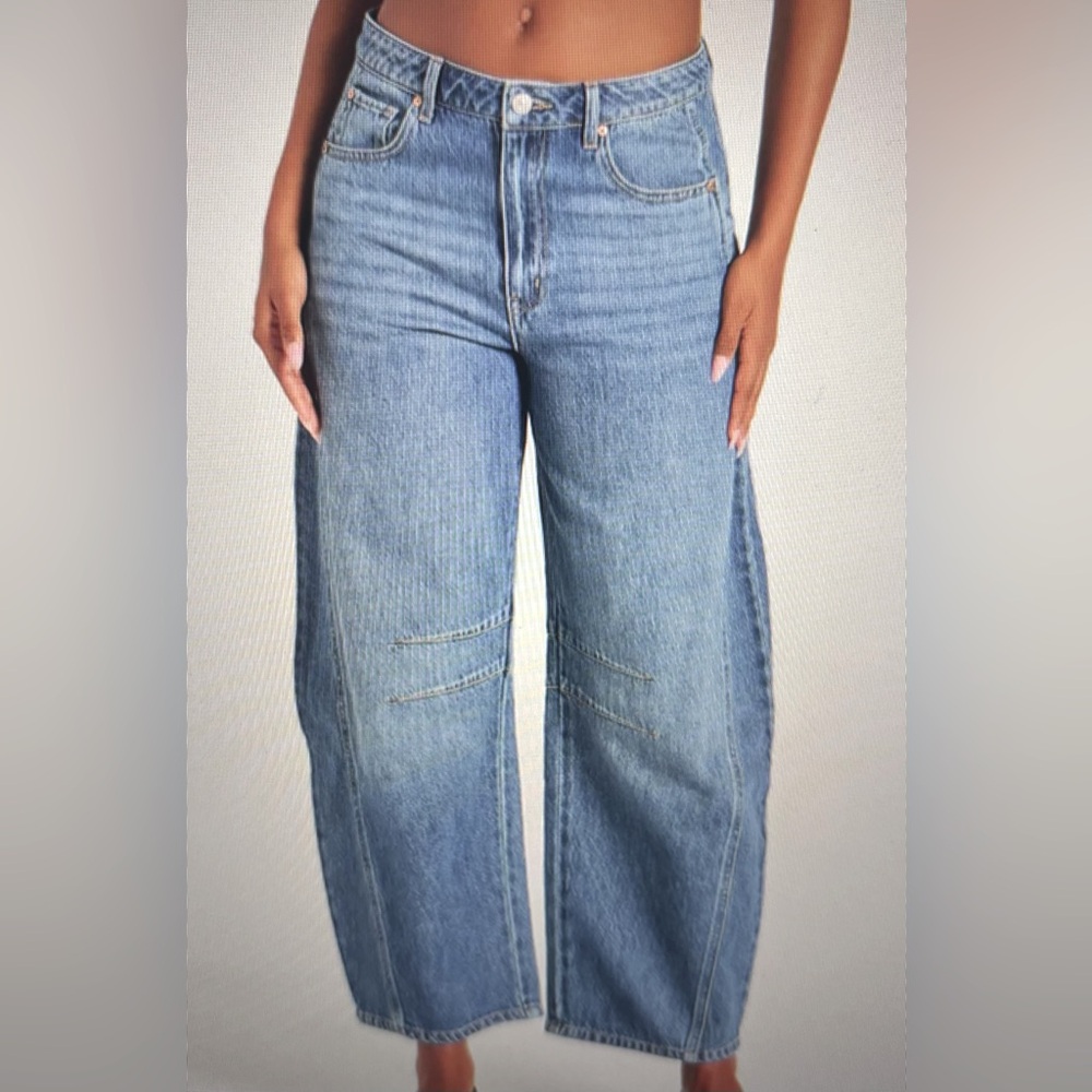 Classic Barrel Leg Denim Jeans W30 EUC